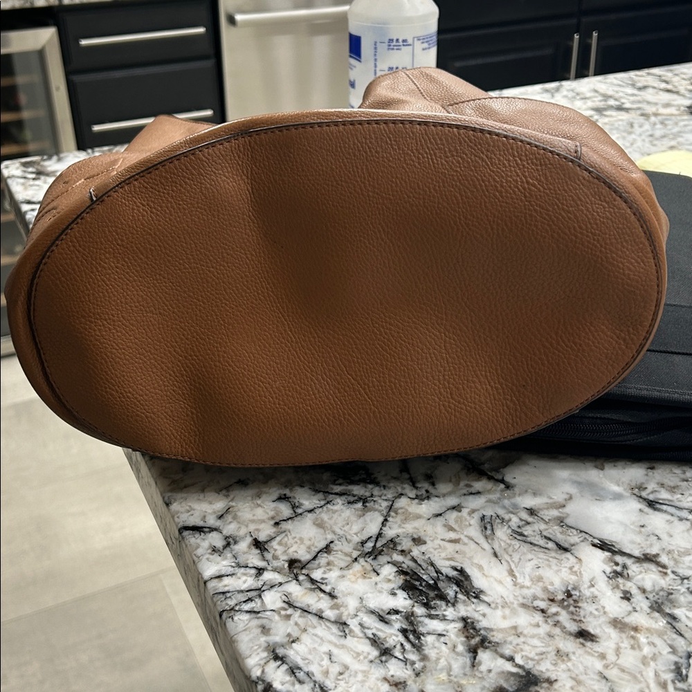 Tory Burch Shoulder Tote Bucket - Picture 3 of 6